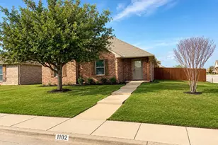 1102 Avendale Dr, Weatherford, TX 76086 - Photo 1