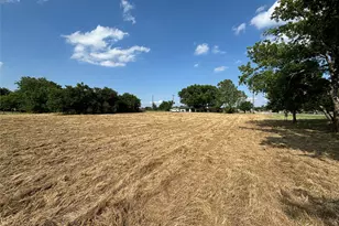 101/103 Gibson Ln, Valley View, TX 76272 - Photo 1