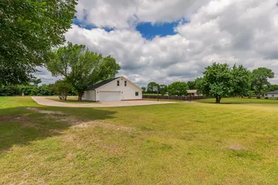 1305 N John Douglas Road, Van Alstyne, TX 75495 - Photo 38