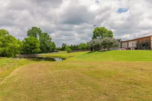 1305 N John Douglas Rd, Van Alstyne, TX 75495 - Photo 6