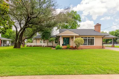203 E Umphress Street, Van Alstyne, TX 75495 - Photo 1