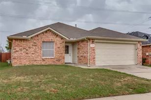 11812 Gold Creek Dr E, Fort Worth, TX 76244 - Photo 2