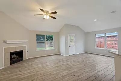 11812 Gold Creek Drive E, Fort Worth, TX 76244 - Photo 4