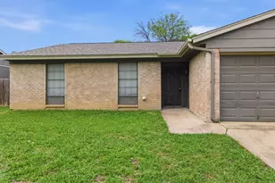 5725 Macneill Dr, Haltom City, TX 76148 - Photo 4