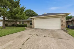 6640 Inwood Dr, Watauga, TX 76148 - Photo 2