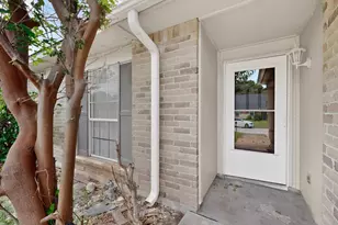 2317 Idlewood Dr, Arlington, TX 76014 - Photo 4