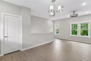 801 W Morphy St, Fort Worth, TX 76104 - Photo 6