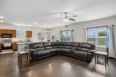 245 Michelle Drive, Grand Prairie, TX 75051 - Photo 10