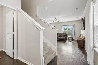 245 Michelle Drive, Grand Prairie, TX 75051 - Photo 4