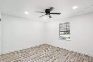 2421 Meadow Vw, Bedford, TX 76021 - Photo 14