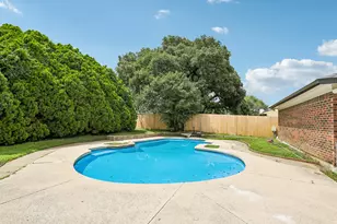 2421 Meadow Vw, Bedford, TX 76021 - Photo 26