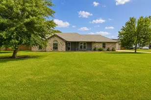 302 Anita Ln, Waxahachie, TX 75165 - Photo 4
