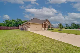 1519 Running Brk Ct, Kaufman, TX 75142 - Photo 2