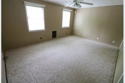 270 SE 26th St, Paris, TX 75460 - Photo 16