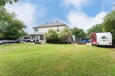 829 Woodridge Drive, Fort Worth, TX 76120 - Photo 34