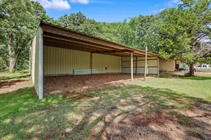 2811 N Shr Dr, Bonham, TX 75418 - Photo 36