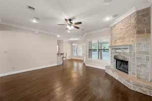 112 Stone Manor Dr, McGregor, TX 76657 - Photo 4
