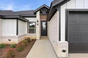 1600 Oleander Dr, Tolar, TX 76476 - Photo 4