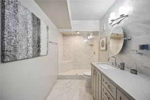 1005 S Shepherd Dr, Houston, TX 77019 - Photo 18