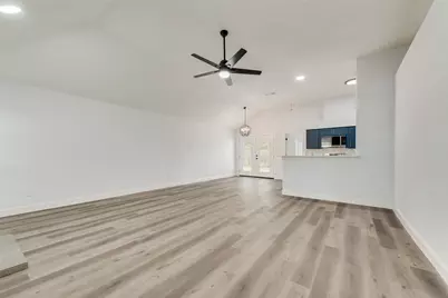 204 Hollywood Drive, Glenn Heights, TX 75154 - Photo 4