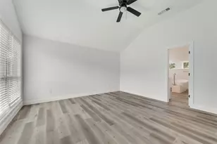 204 Hollywood Dr, Glenn Heights, TX 75154 - Photo 10
