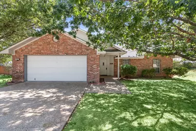 706 Rolling Hills Drive, Hewitt, TX 76643 - Photo 2
