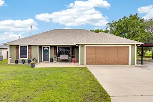 703 S College St, Celeste, TX 75423 - Photo 2