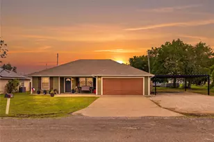 703 S College St, Celeste, TX 75423 - Photo 1