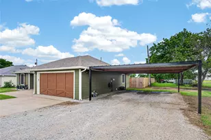703 S College St, Celeste, TX 75423 - Photo 4