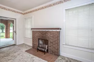 206 Ritchey St, Gainesville, TX 76240 - Photo 8