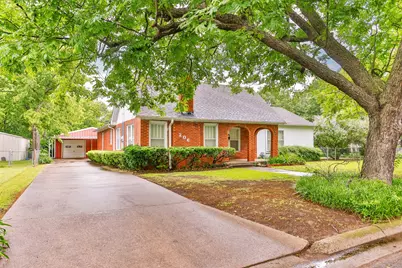 206 Ritchey Street, Gainesville, TX 76240 - Photo 2