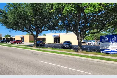 1340 S Main Street, Grapevine, TX 76051 - Photo 6
