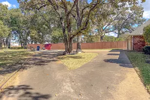 1500 Bowie Cir, Corsicana, TX 75110 - Photo 4