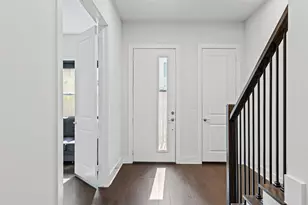 381 E Greenbriar Ln, Dallas, TX 75203 - Photo 32