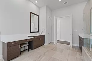 381 E Greenbriar Ln, Dallas, TX 75203 - Photo 20