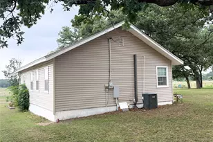 704 E 20th St, Cisco, TX 76437 - Photo 4