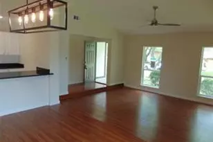 2918 Ashglen Dr, Garland, TX 75043 - Photo 2