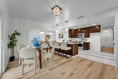 2114 Via Vista, Carrollton, TX 75006 - Photo 10