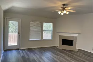 608 Creekside Dr, Little Elm, TX 75068 - Photo 2