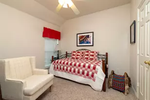 305 Chantilly Ct, Hurst, TX 76054 - Photo 32