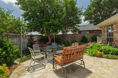 305 Chantilly Court, Hurst, TX 76054 - Photo 34