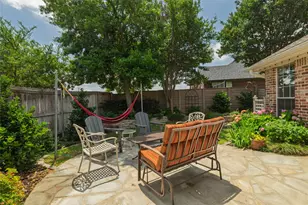 305 Chantilly Ct, Hurst, TX 76054 - Photo 34