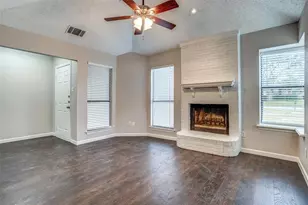2124 Artherfield Dr, Carrollton, TX 75006 - Photo 2