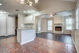 2124 Artherfield Dr, Carrollton, TX 75006 - Photo 4