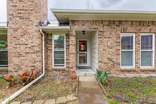 829 Broadmoor Dr, Mesquite, TX 75149 - Photo 2