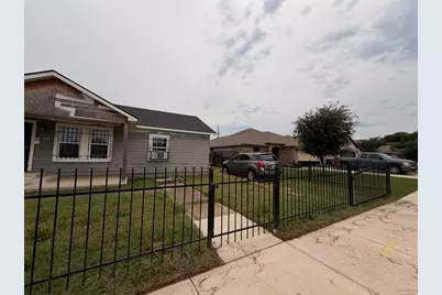 1720 E Arlington Avenue, Fort Worth, TX 76104 - Photo 18