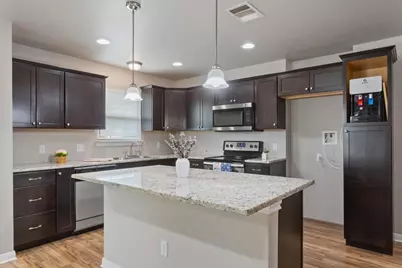 605 Powers Street, Lacy Lakeview, TX 76705 - Photo 8