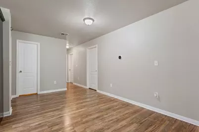 605 Powers Street, Lacy Lakeview, TX 76705 - Photo 10