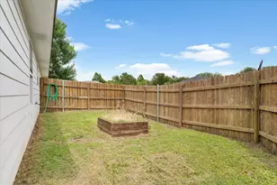 605 Powers St, Lacy Lakeview, TX 76705 - Photo 20
