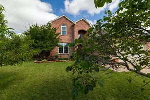 1016 Pebblecreek Dr, Burleson, TX 76028 - Photo 4